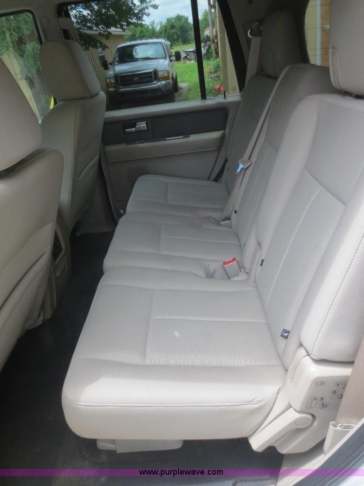 image for item F8289 2007 Ford Expedition SUV