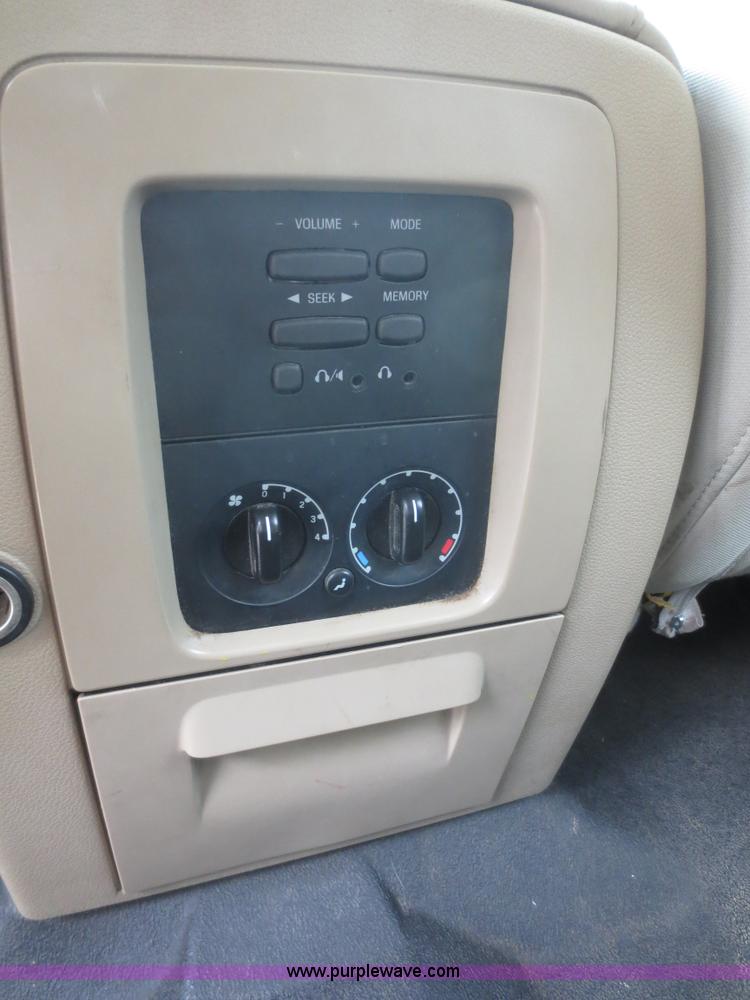 image for item F8289 2007 Ford Expedition SUV