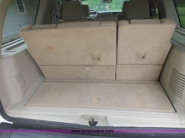 image for item F8289 2007 Ford Expedition SUV