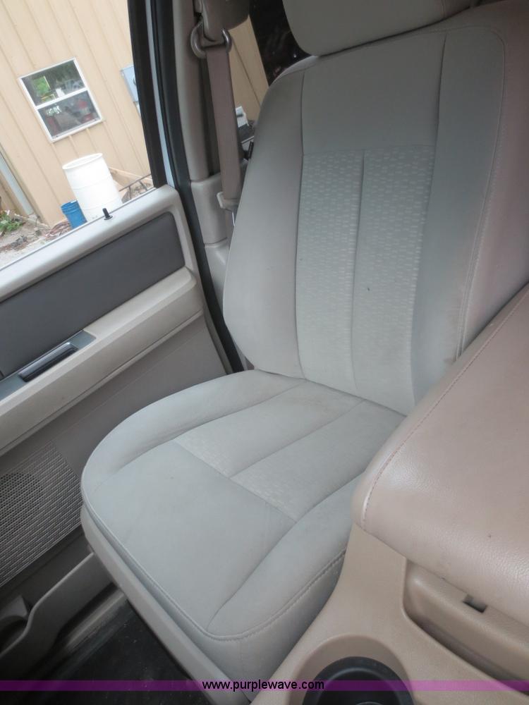 image for item F8289 2007 Ford Expedition SUV