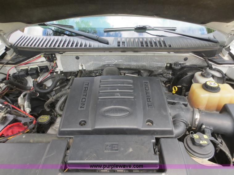 image for item F8289 2007 Ford Expedition SUV