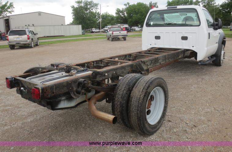 image for item G3083 2005 Ford F550 Super Duty XL truck cab and chassis