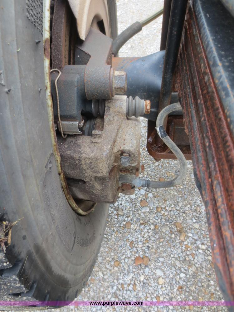 image for item G3083 2005 Ford F550 Super Duty XL truck cab and chassis