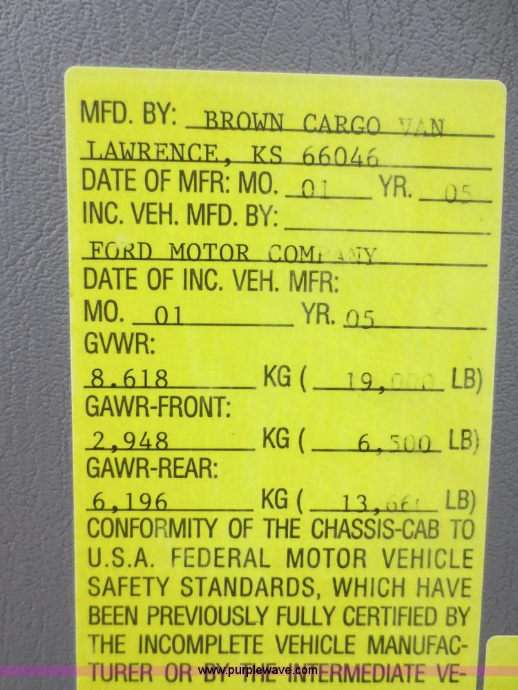 image for item G3083 2005 Ford F550 Super Duty XL truck cab and chassis