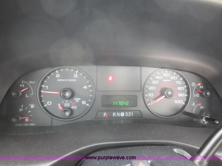 image for item G3083 2005 Ford F550 Super Duty XL truck cab and chassis