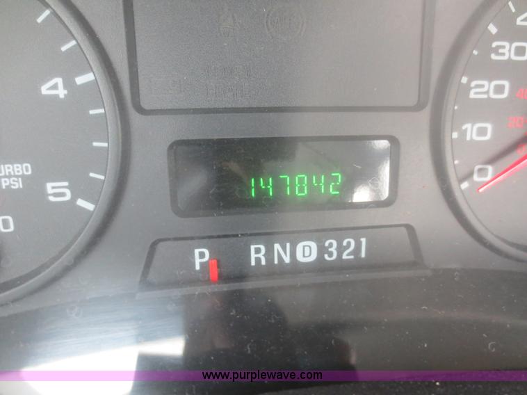 image for item G3083 2005 Ford F550 Super Duty XL truck cab and chassis