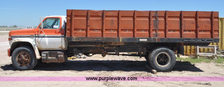 image for item G6488 1974 Chevrolet C65 Custom Deluxe grain truck
