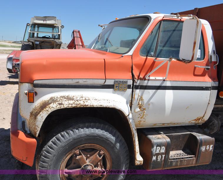 image for item G6488 1974 Chevrolet C65 Custom Deluxe grain truck