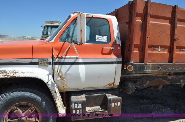 image for item G6488 1974 Chevrolet C65 Custom Deluxe grain truck