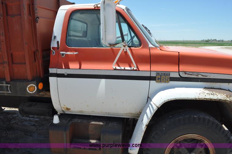 image for item G6488 1974 Chevrolet C65 Custom Deluxe grain truck