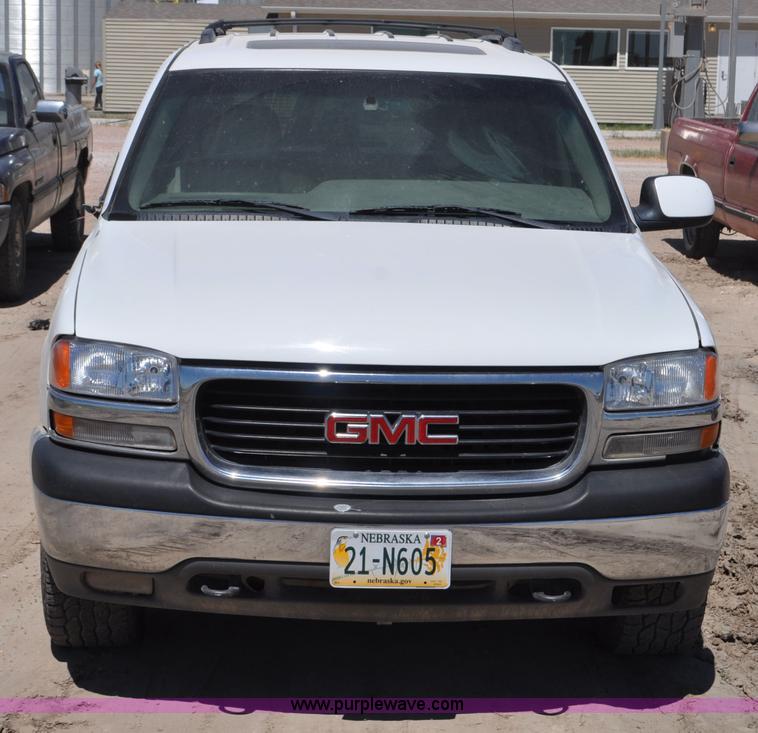 image for item G6489 2001 GMC Yukon SLE SUV