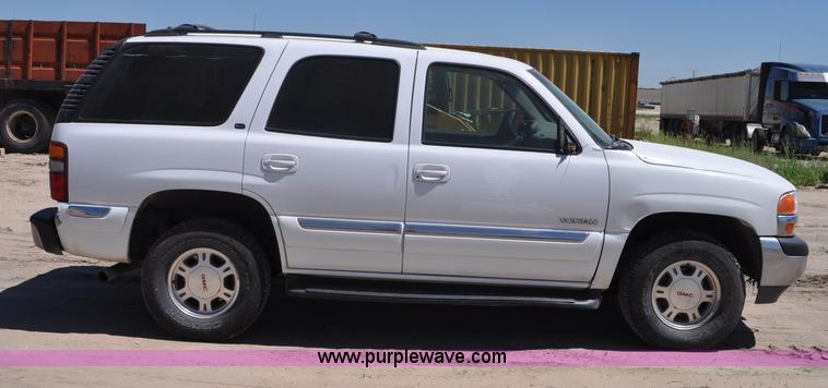 image for item G6489 2001 GMC Yukon SLE SUV