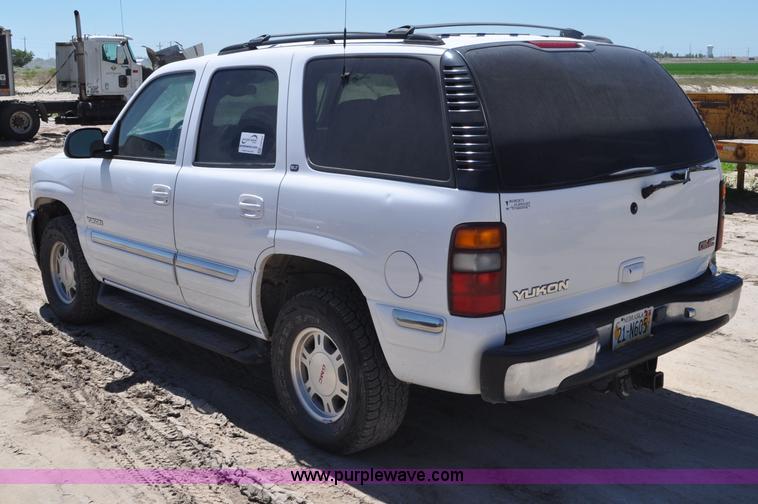 image for item G6489 2001 GMC Yukon SLE SUV