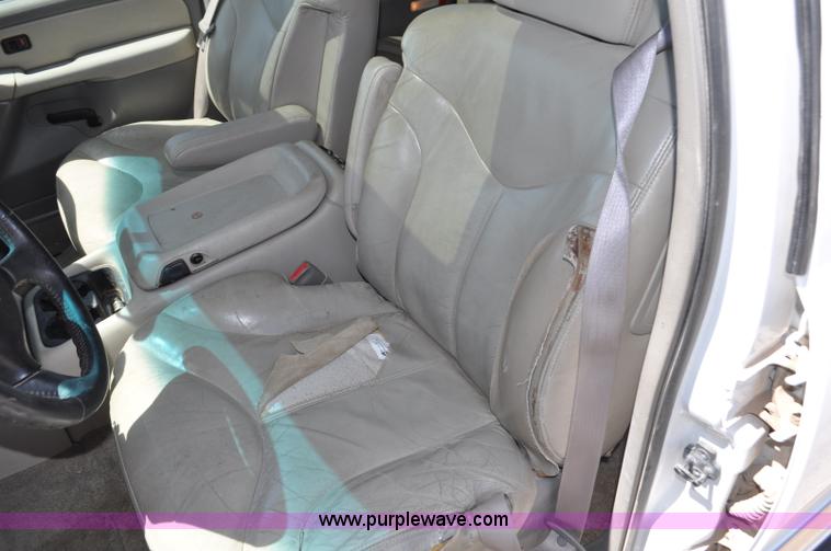 image for item G6489 2001 GMC Yukon SLE SUV