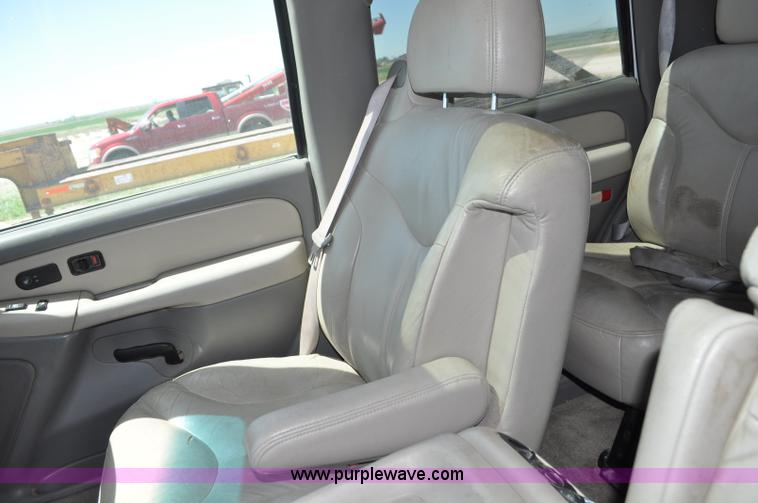 image for item G6489 2001 GMC Yukon SLE SUV