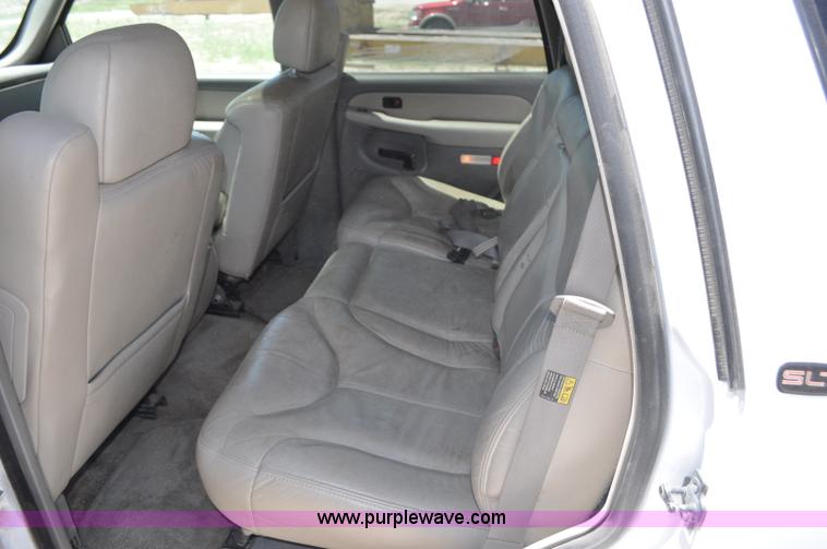 image for item G6489 2001 GMC Yukon SLE SUV