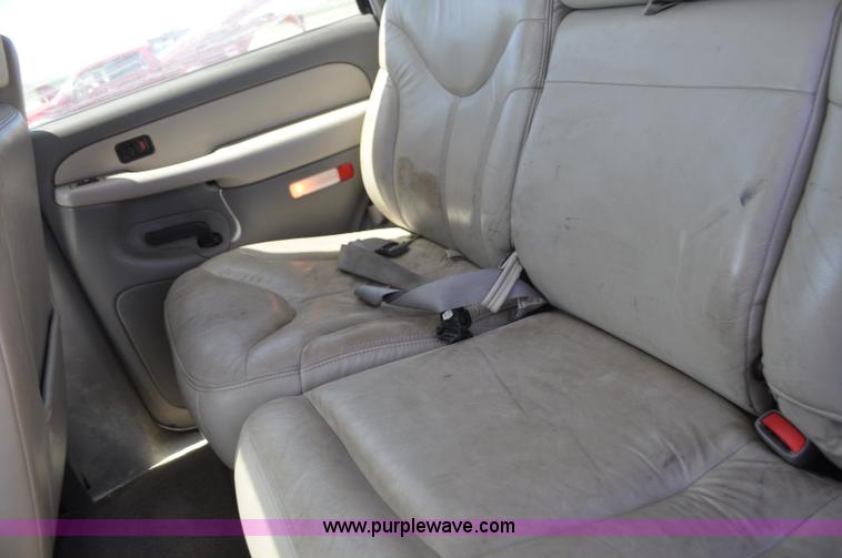 image for item G6489 2001 GMC Yukon SLE SUV