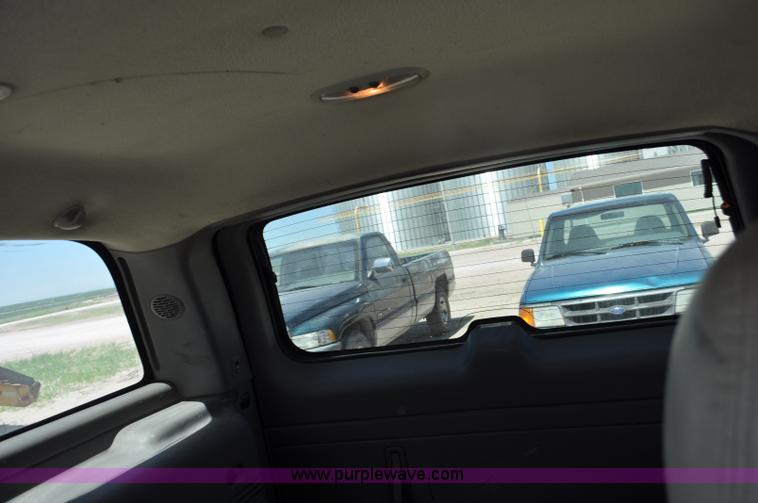 image for item G6489 2001 GMC Yukon SLE SUV