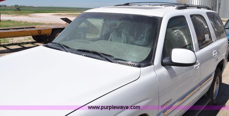 image for item G6489 2001 GMC Yukon SLE SUV