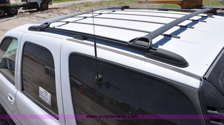 image for item G6489 2001 GMC Yukon SLE SUV