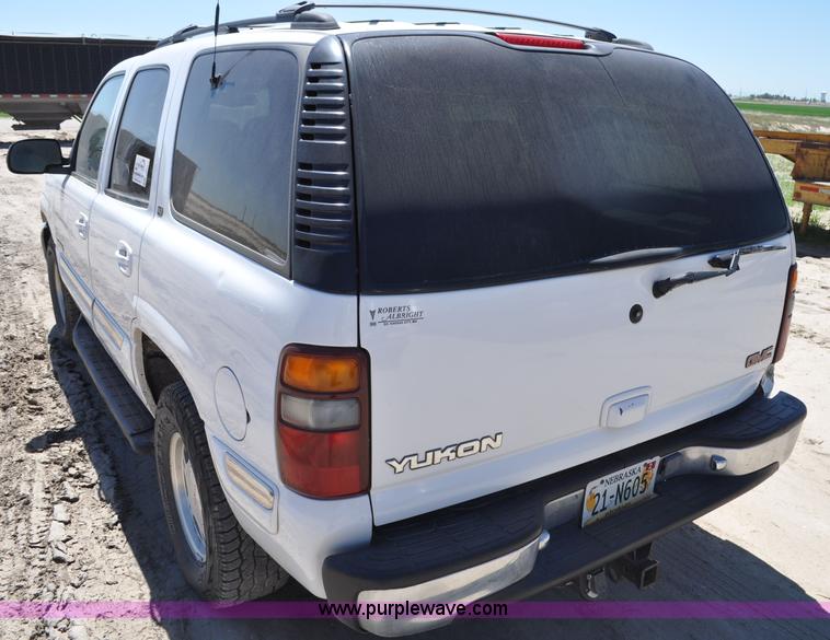 image for item G6489 2001 GMC Yukon SLE SUV