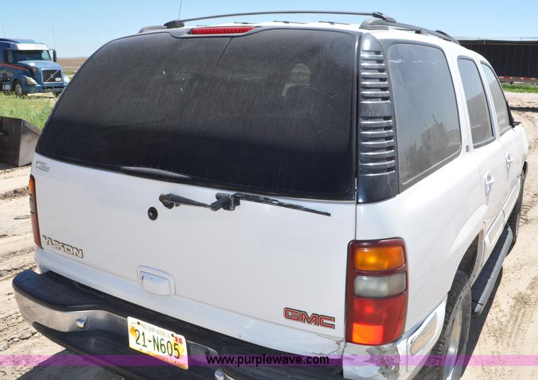image for item G6489 2001 GMC Yukon SLE SUV