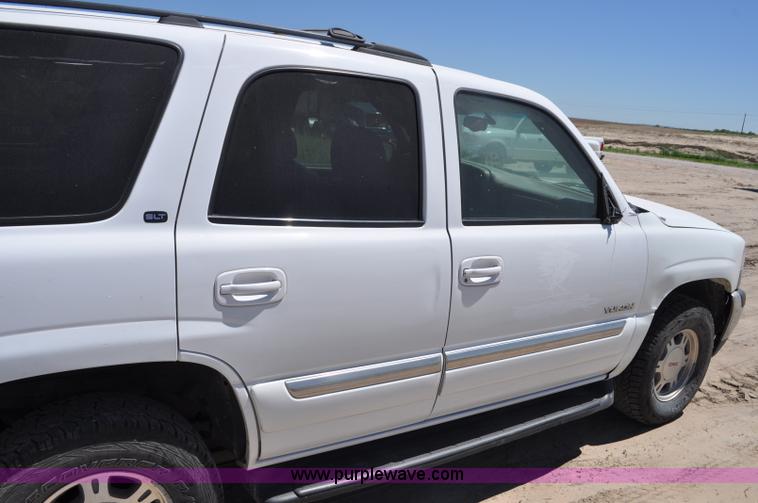 image for item G6489 2001 GMC Yukon SLE SUV