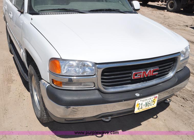 image for item G6489 2001 GMC Yukon SLE SUV