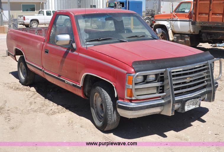 image for item G6490 1989 Chevrolet 1500 pickup truck