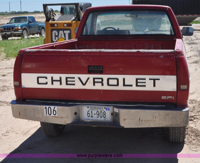 image for item G6490 1989 Chevrolet 1500 pickup truck