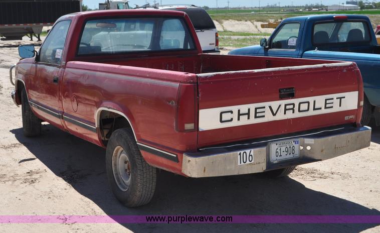 image for item G6490 1989 Chevrolet 1500 pickup truck