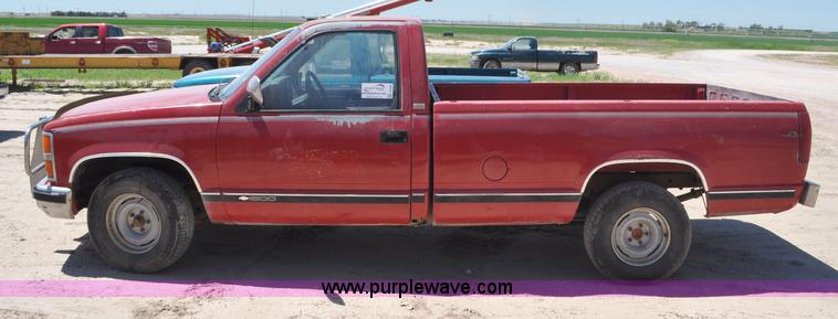 image for item G6490 1989 Chevrolet 1500 pickup truck