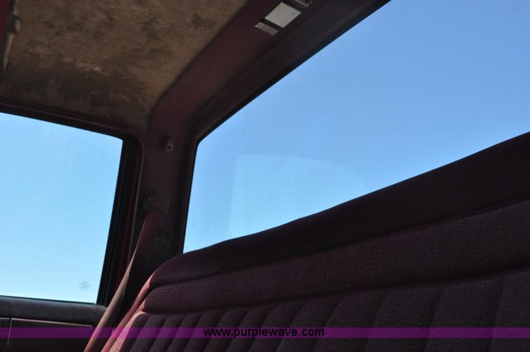 image for item G6490 1989 Chevrolet 1500 pickup truck