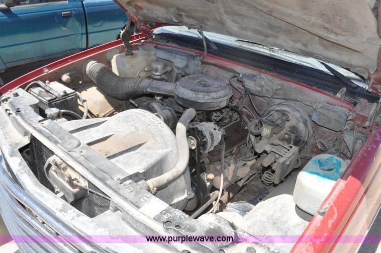 image for item G6490 1989 Chevrolet 1500 pickup truck