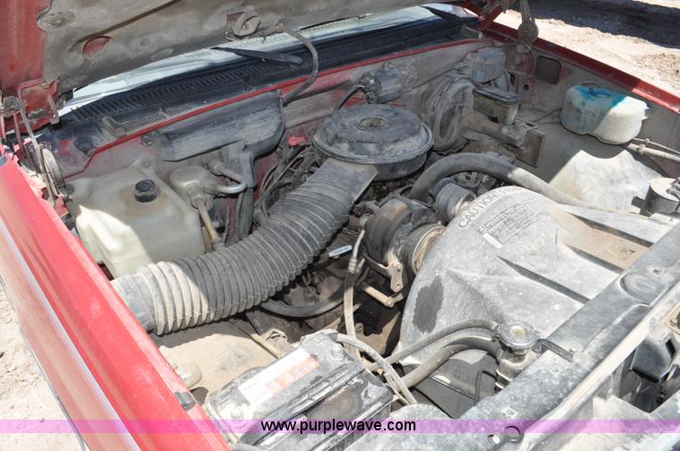 image for item G6490 1989 Chevrolet 1500 pickup truck