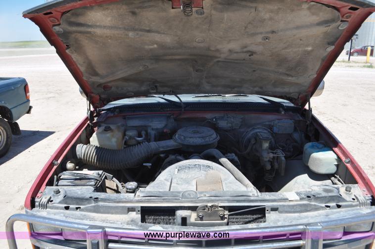 image for item G6490 1989 Chevrolet 1500 pickup truck