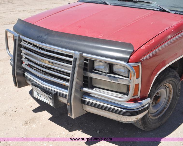 image for item G6490 1989 Chevrolet 1500 pickup truck