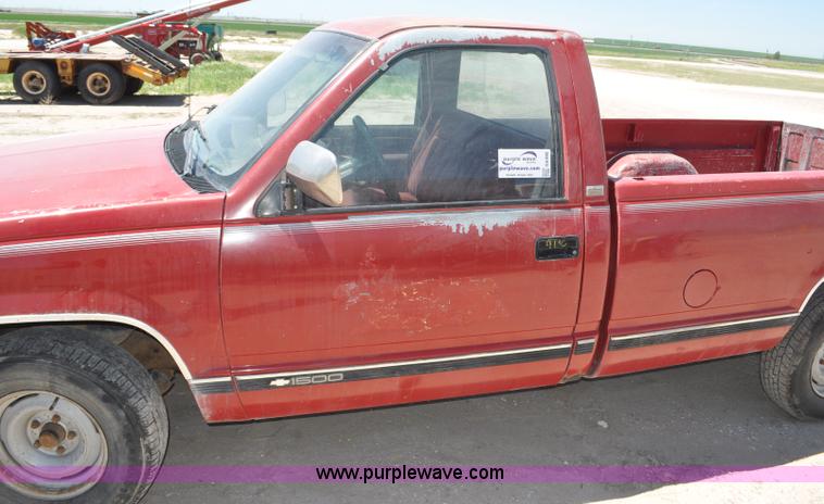 image for item G6490 1989 Chevrolet 1500 pickup truck