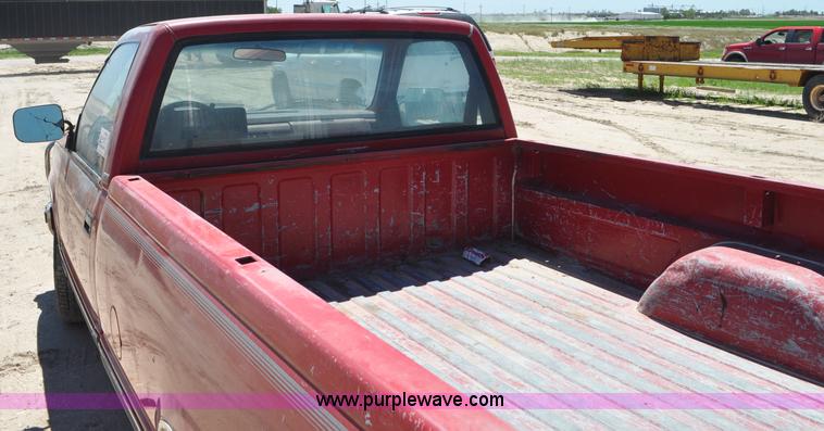 image for item G6490 1989 Chevrolet 1500 pickup truck