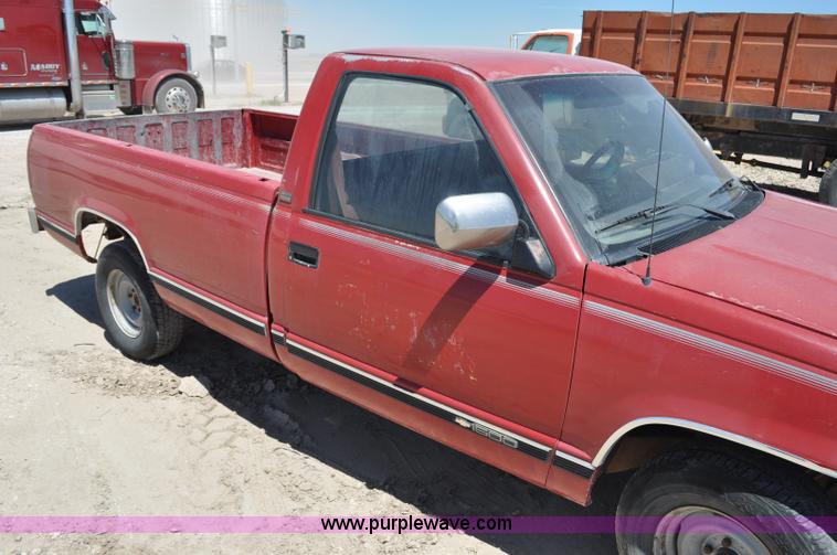 image for item G6490 1989 Chevrolet 1500 pickup truck