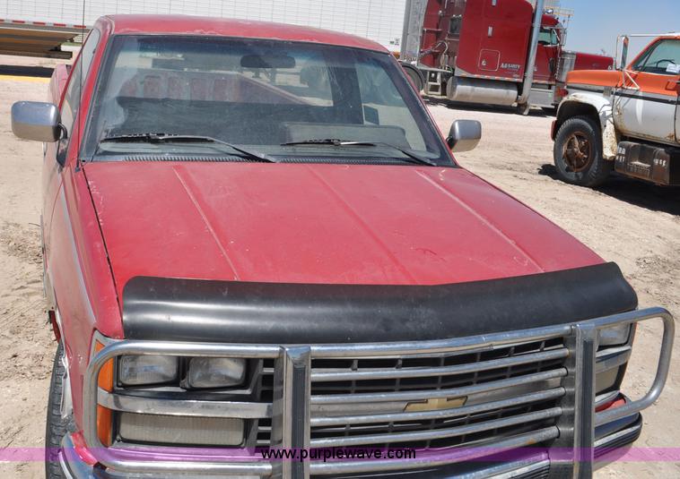 image for item G6490 1989 Chevrolet 1500 pickup truck