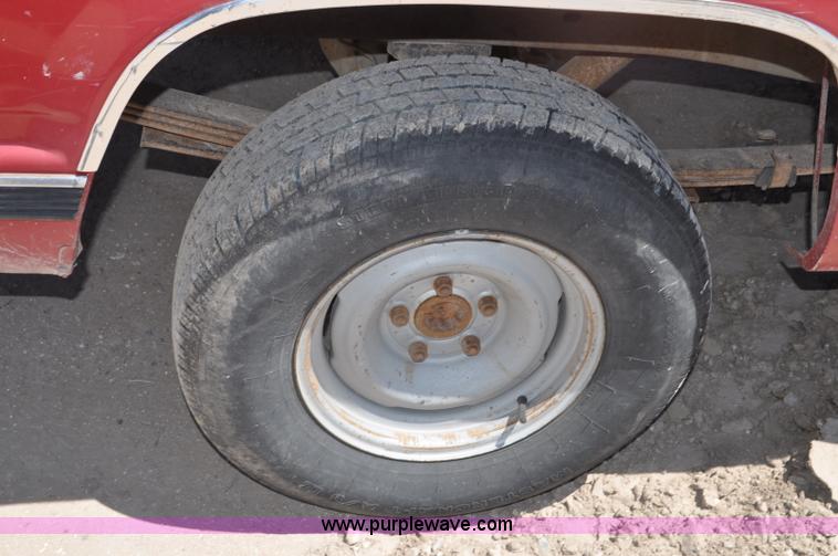 image for item G6490 1989 Chevrolet 1500 pickup truck