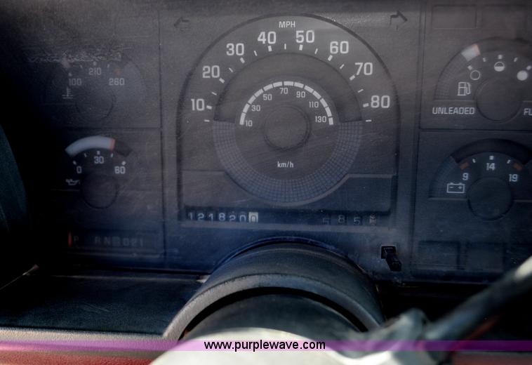 image for item G6490 1989 Chevrolet 1500 pickup truck