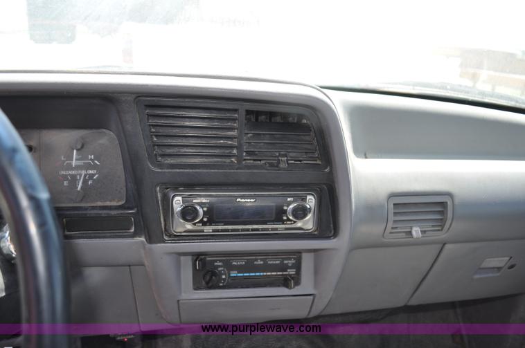 image for item G6491 1994 Ford Ranger XL pickup truck