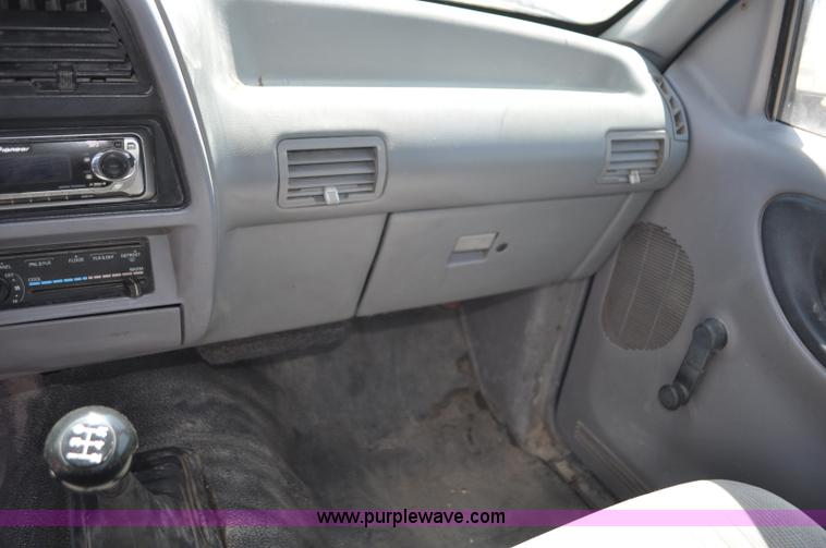 image for item G6491 1994 Ford Ranger XL pickup truck