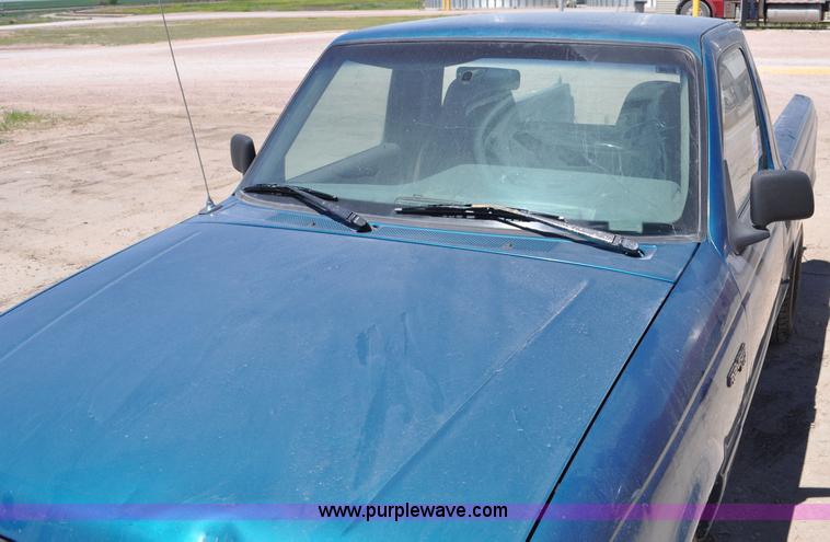 image for item G6491 1994 Ford Ranger XL pickup truck