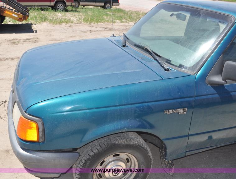 image for item G6491 1994 Ford Ranger XL pickup truck