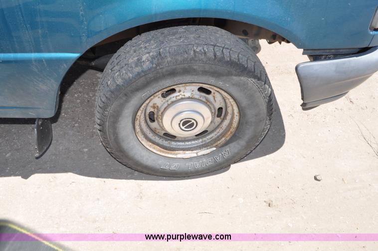 image for item G6491 1994 Ford Ranger XL pickup truck