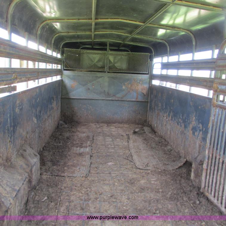 image for item G9299 2001 Coose gooseneck livestock trailer