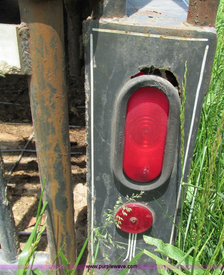 image for item G9299 2001 Coose gooseneck livestock trailer